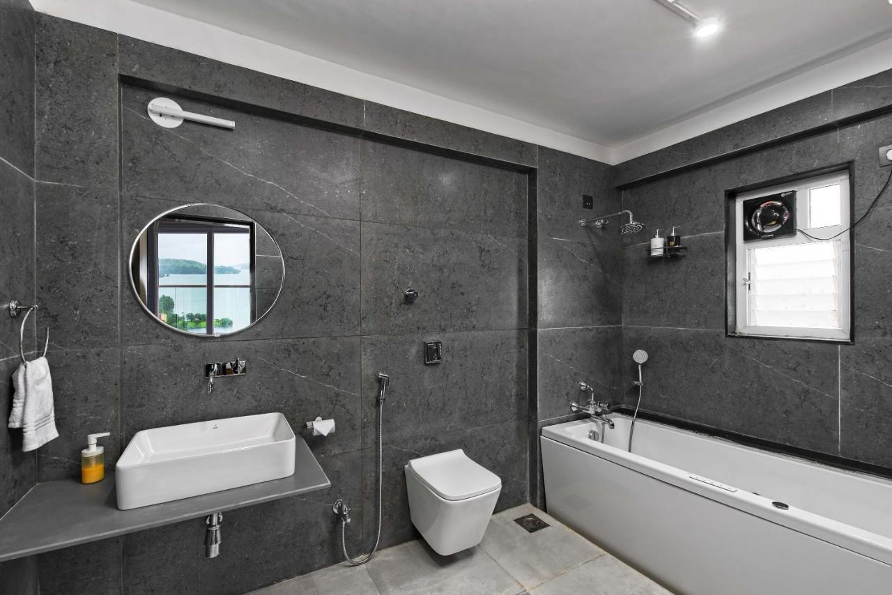 Villa Saffronstays Riverdale, Mulshi - Lakefront With Pool And Mountain View