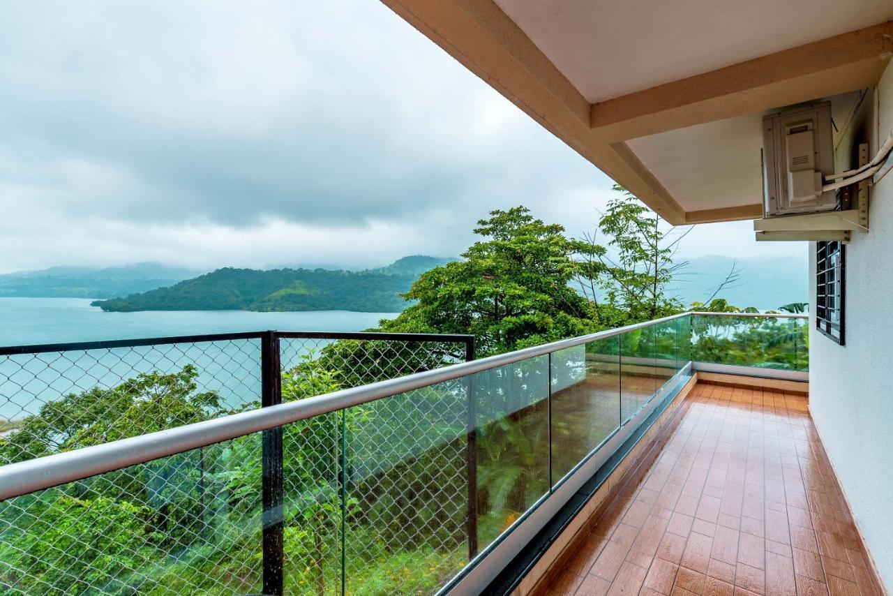 Saffronstays Riverdale, Mulshi - Lakefront With Pool And Mountain View * Pune